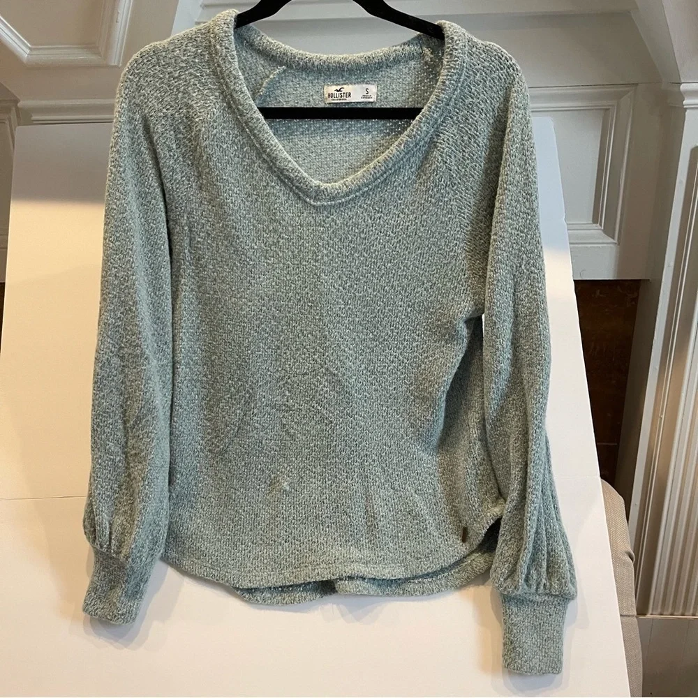 AE: HOLLISTER KNIT LONG SLEEVE SOFT SWEATER- GREEN - SIZE S